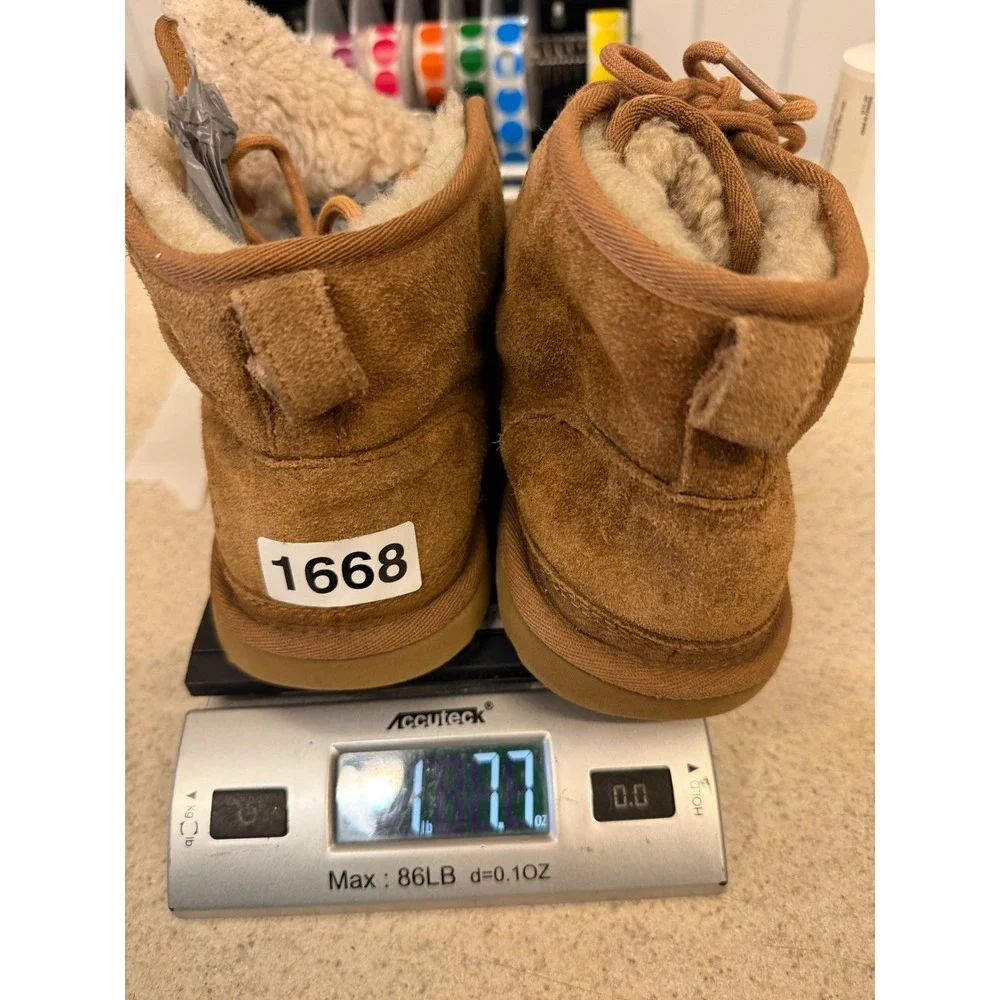 UGG Neumel Chestnut Suede Chukka‎ Boots Shearling Lined Cozy Casual Women's 8
